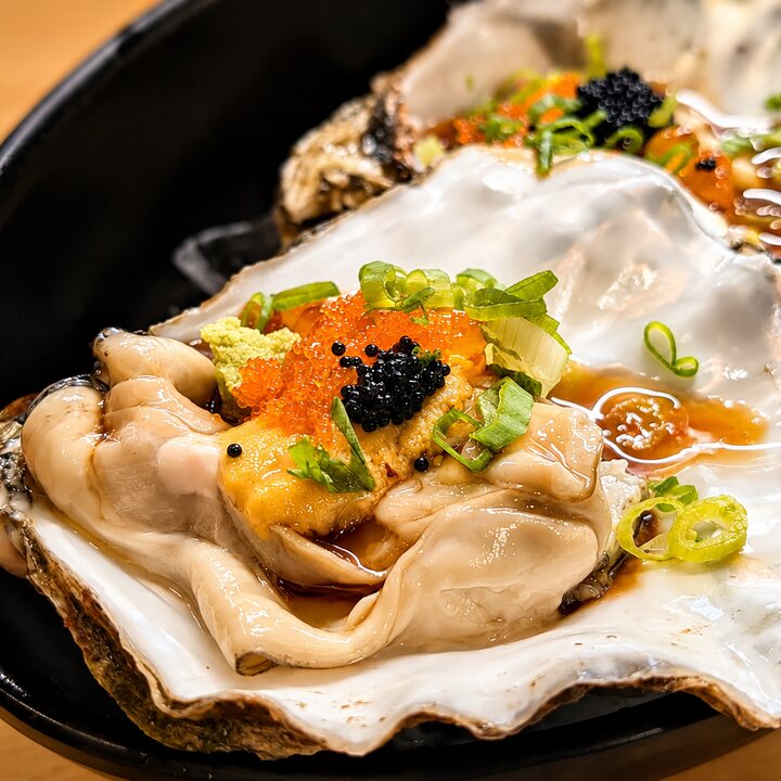 Fresh oysters with uni and roe